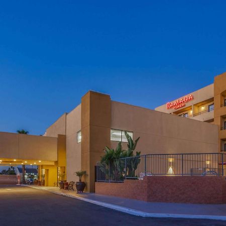 Hotel Ramada Plaza By Wyndham Garden Grove/Anaheim South Esterno foto