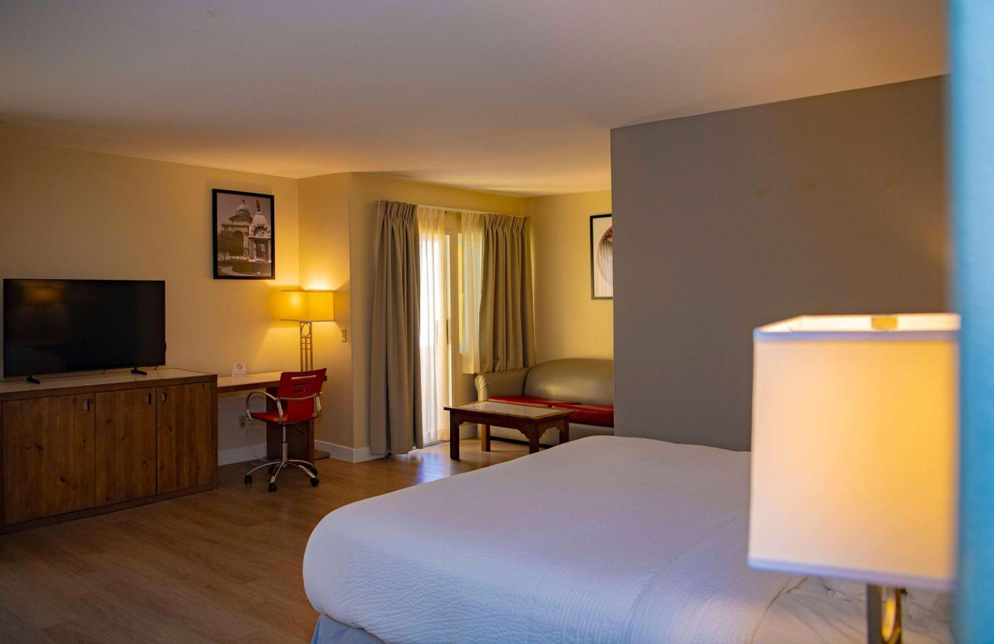 Hotel Ramada Plaza By Wyndham Garden Grove/Anaheim South Esterno foto