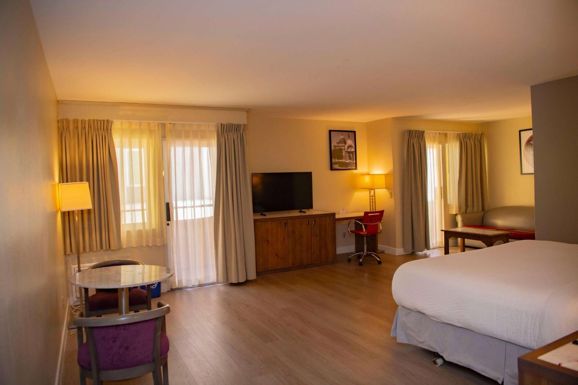 Hotel Ramada Plaza By Wyndham Garden Grove/Anaheim South Esterno foto