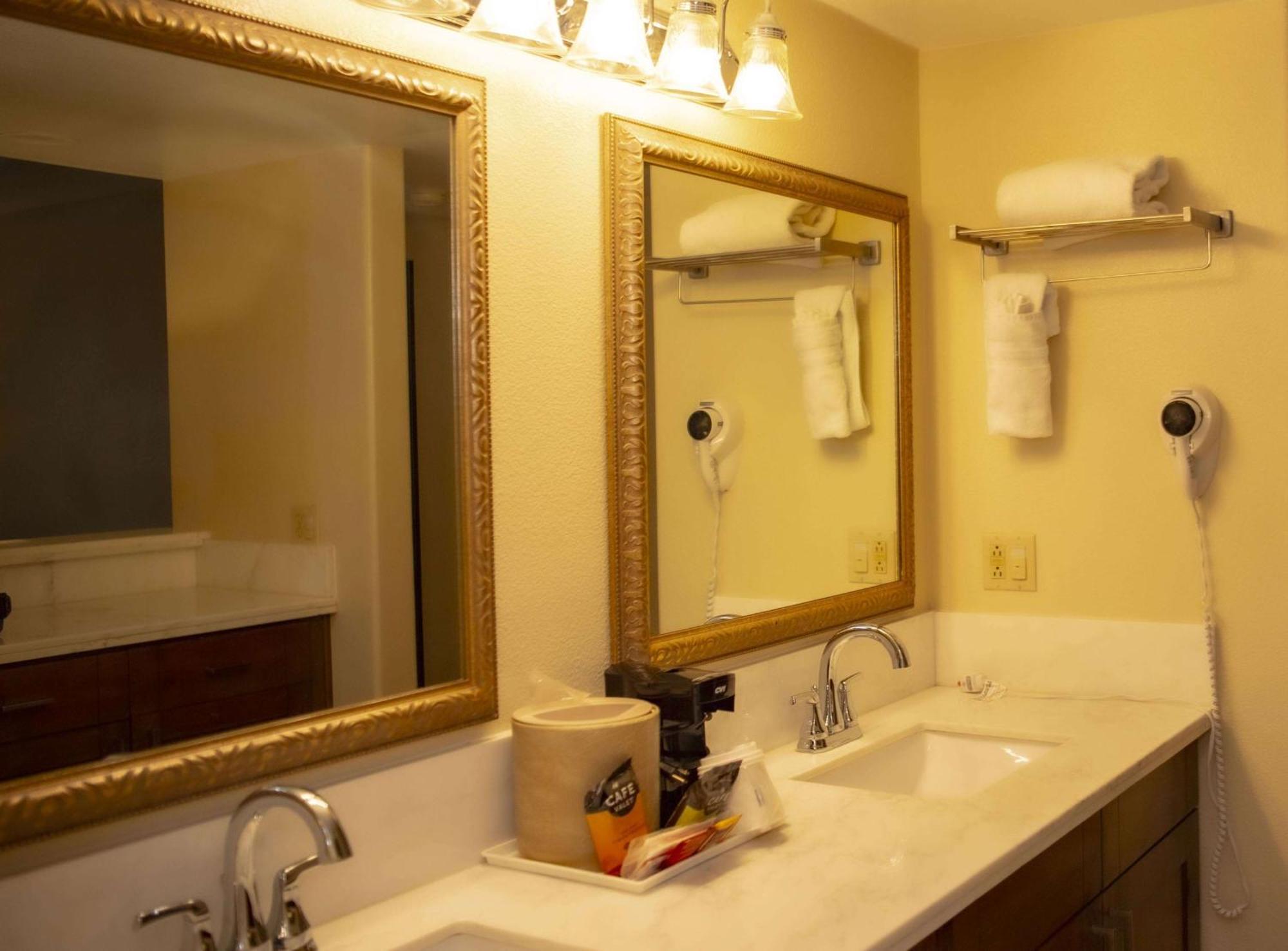 Hotel Ramada Plaza By Wyndham Garden Grove/Anaheim South Esterno foto