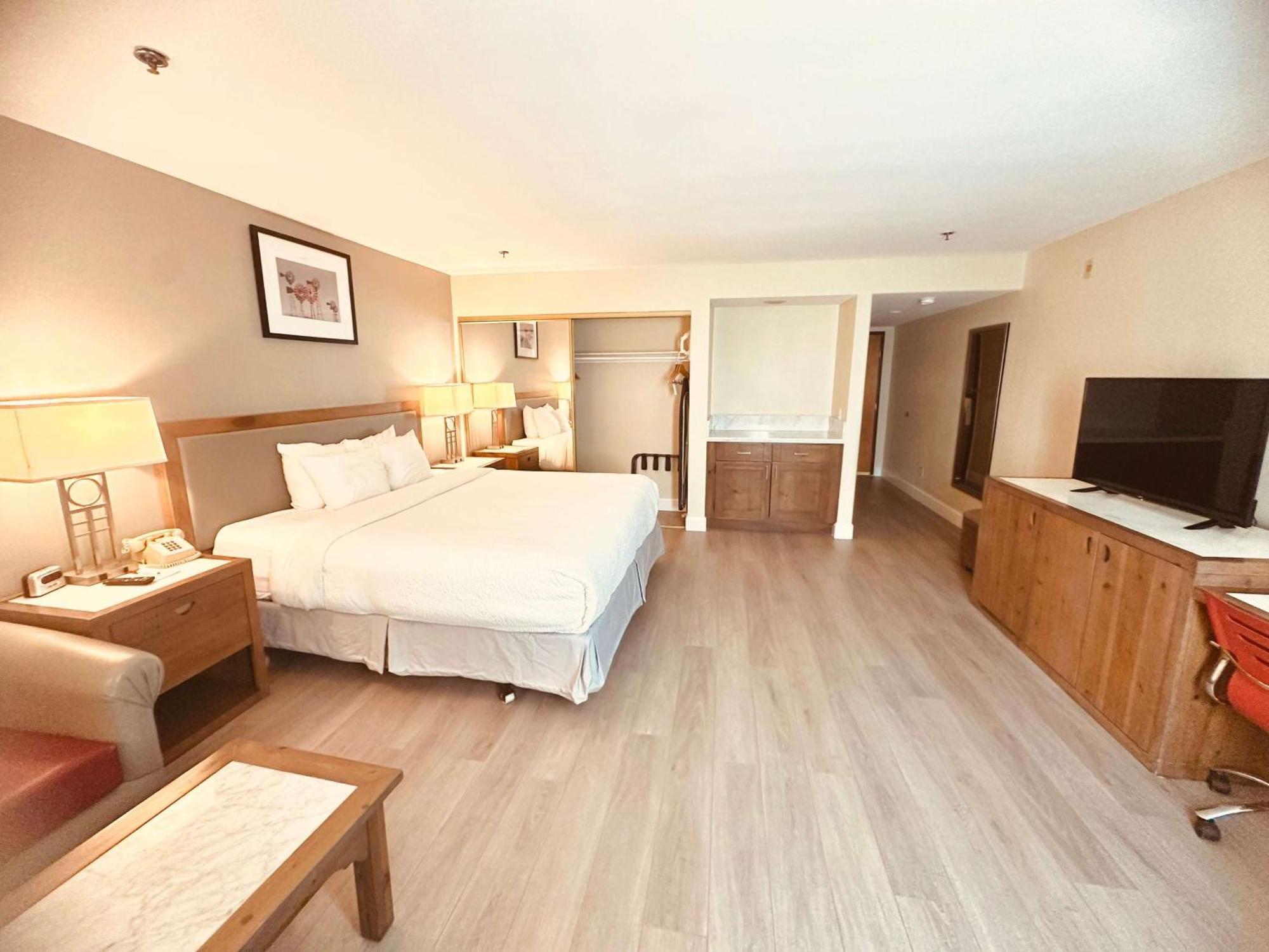 Hotel Ramada Plaza By Wyndham Garden Grove/Anaheim South Esterno foto